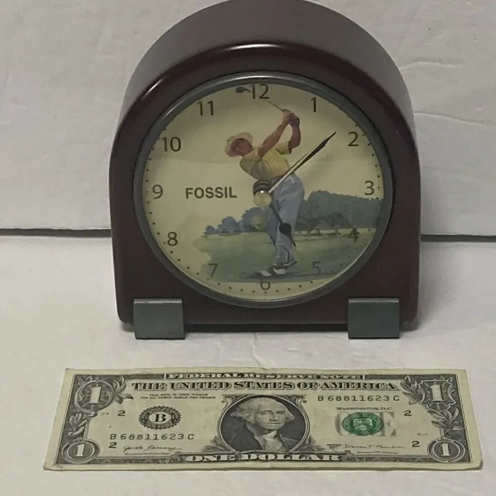 Vintage Rare Fossil Golf Themed Quartz Desk Wood Clock Golf Golfer-Battery used